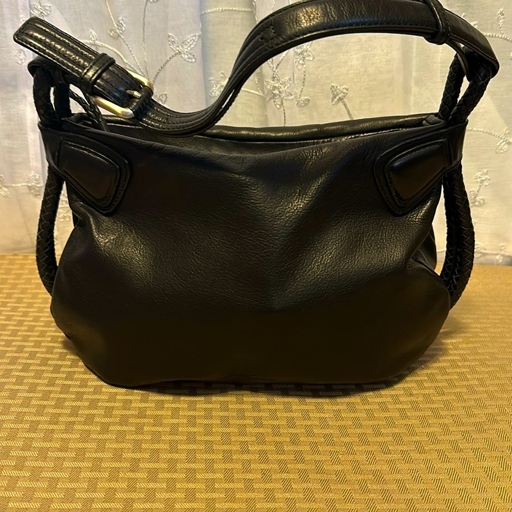 Kenneth Cole shoulder bag in excellent condition. No wear or stains. 13 x 9 x 5
